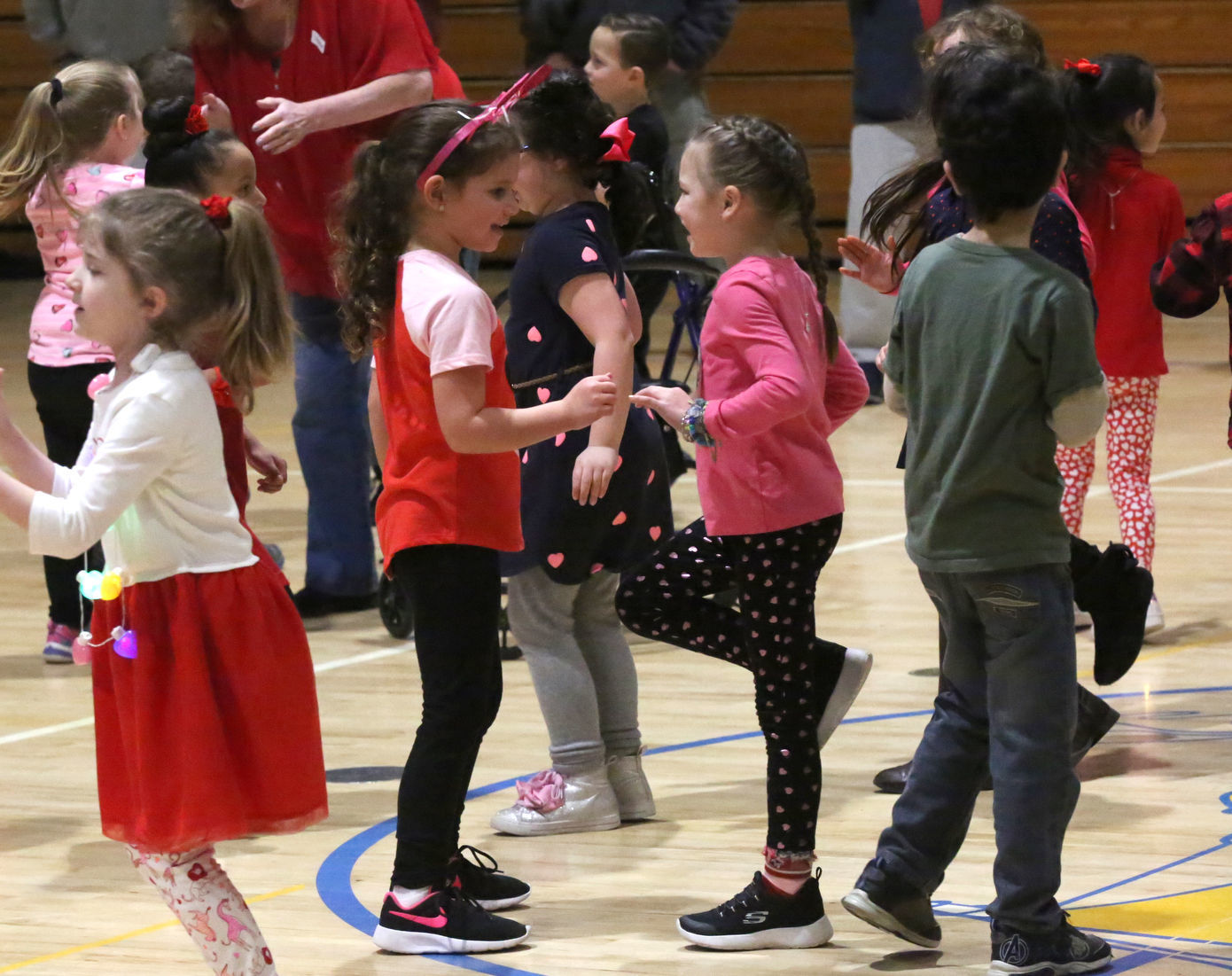 Marsh School dance and jump rope contest